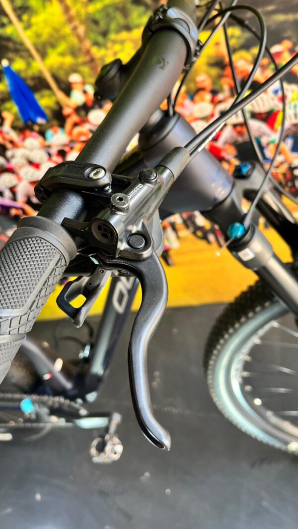 Guidão da bike de aluguel Cattura Sport