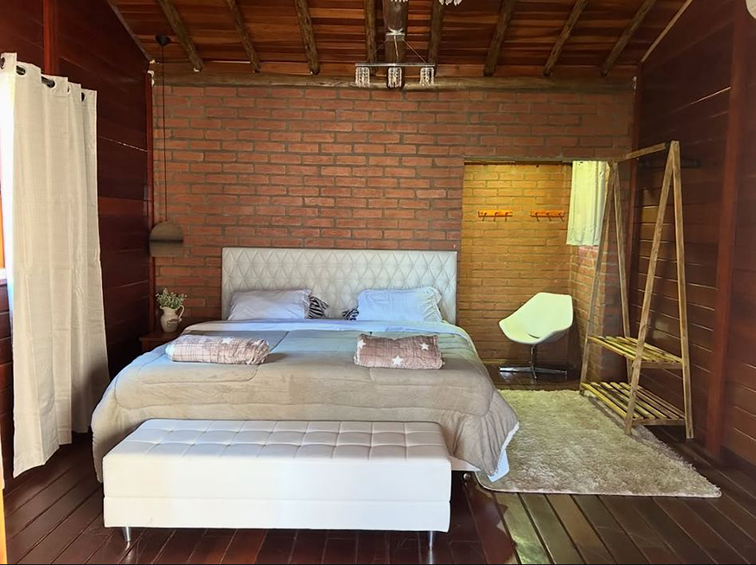 Imagem dos cômodos da casa Oribá Refúgio em São Bento do Sapucaí