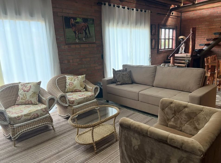 Imagem dos cômodos da casa Oribá Refúgio em São Bento do Sapucaí