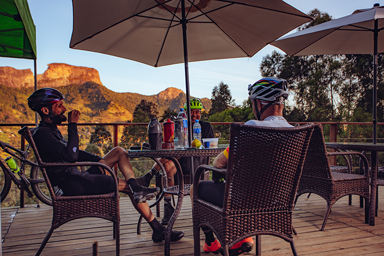 Imagem dos cômodos da casa Oribá Refúgio em São Bento do Sapucaí