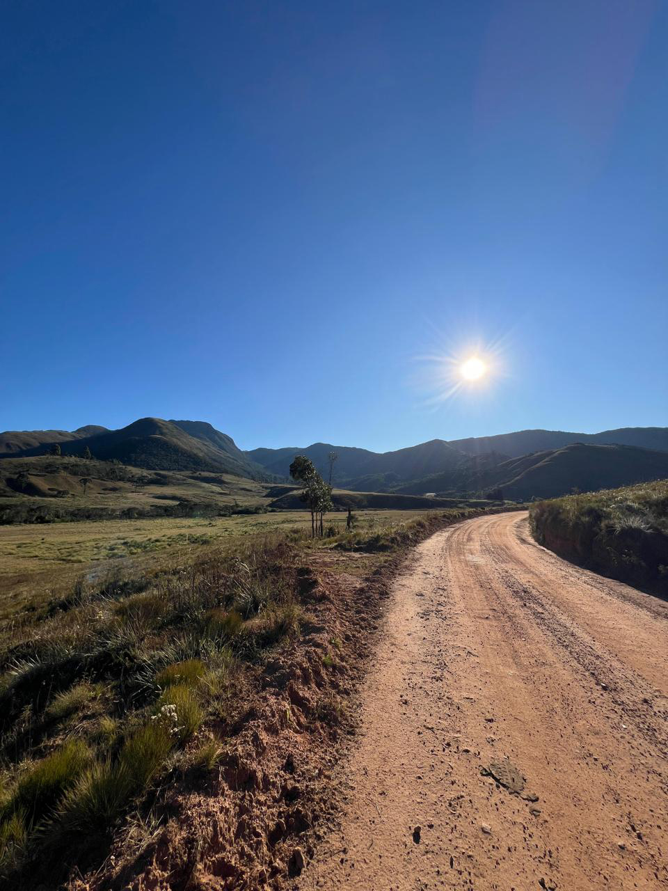 Estrada do roteiro de bicicleta Caminho dos Anjos
