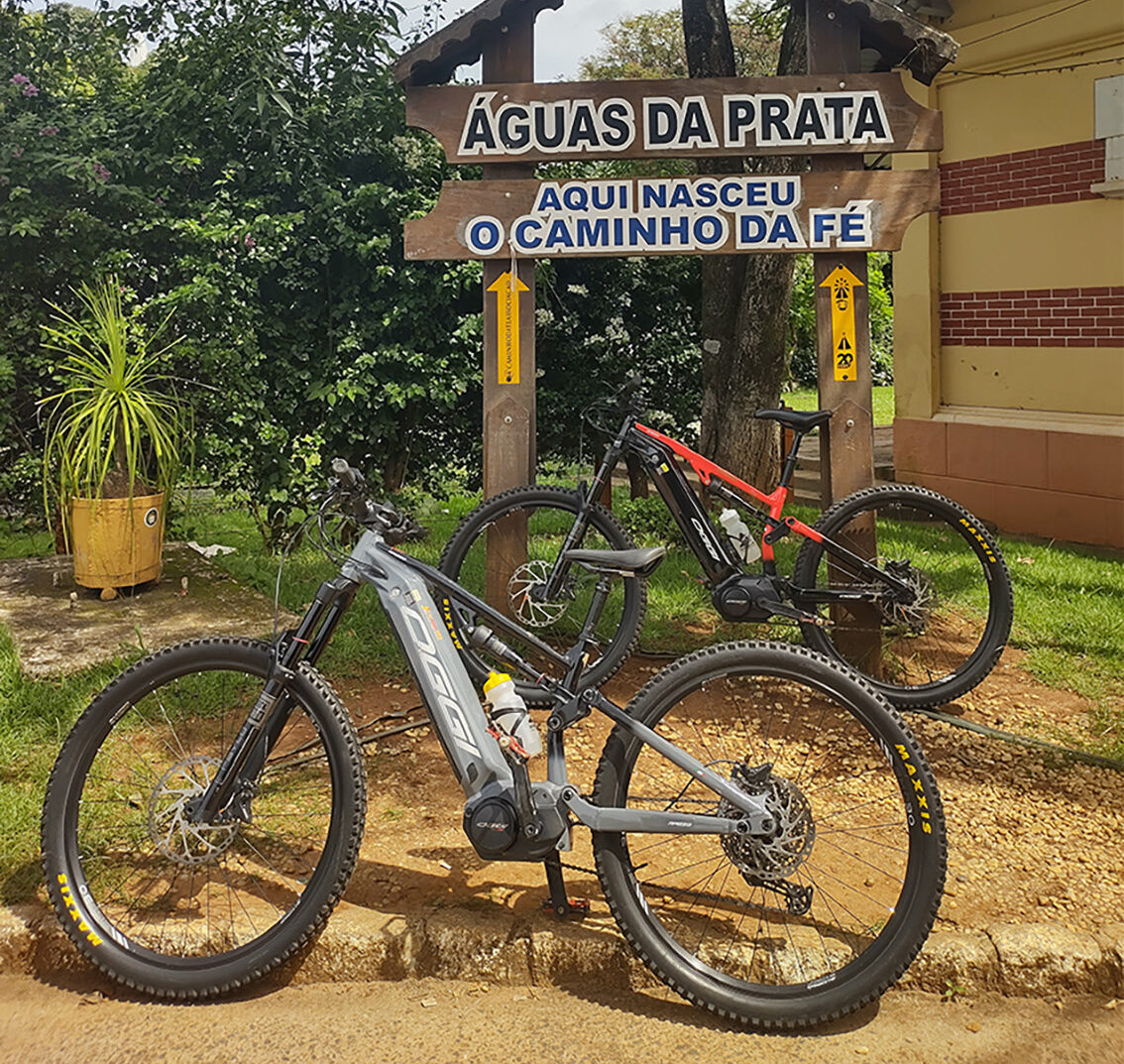 Capa de OGGI Razzo T-130 versus OGGI Big Wheel 8.2: qual a melhor e-bike para o Caminho da Fé? 